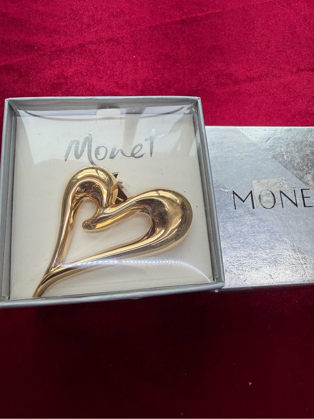 Vintage Monet Gold Tone Modernist Abstract Heart Brooch